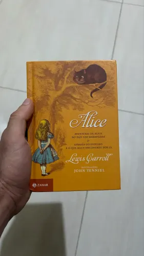 Livro Alice e Alice através do espelho - Lewis Carrie