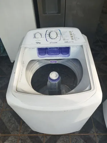 Máquina de Lavar Roupas Eletrolux 12 kg.