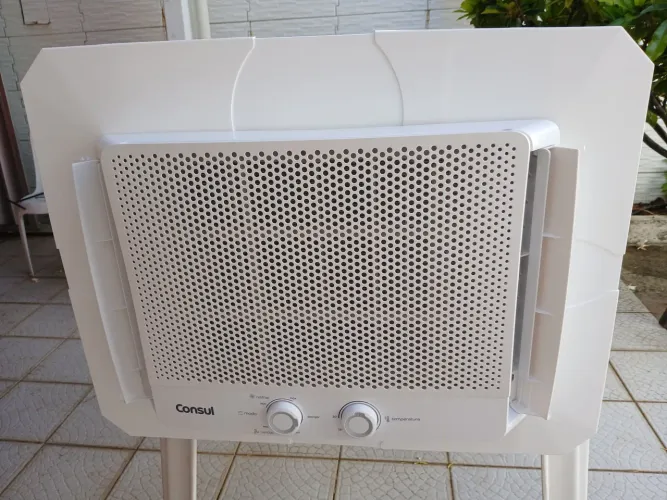 AR-CONDICIONADO CONSUL 7500 BTU JANELA 220V ESTÁ BEM COMSERVADO GELANDO MUITO BEM