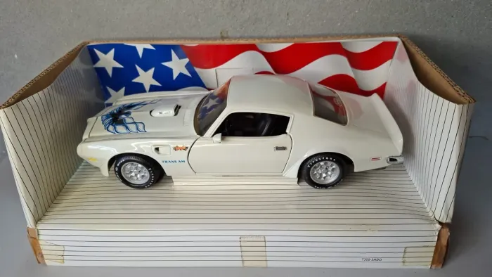 Mini promoção 1:18 raridade