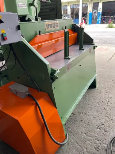 Guilhotina Imag 1.240 mts corte 3.2 mm motor redutor impecável