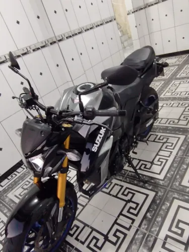 VENDO MOTO SUZUKI GSX-S 750cc AZ