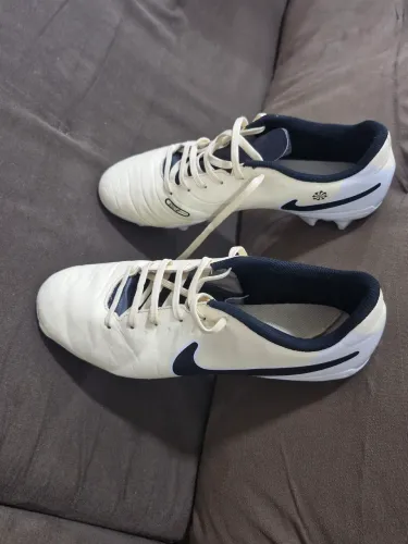 Chuteira Nike Tiempo 10 Pro