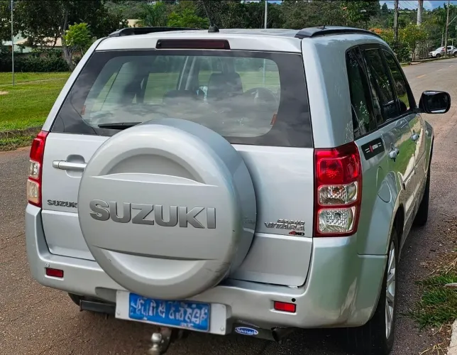 Suzuki Grand Vitara 2.0 16V 4x2/4x4 5P Mec. 2013