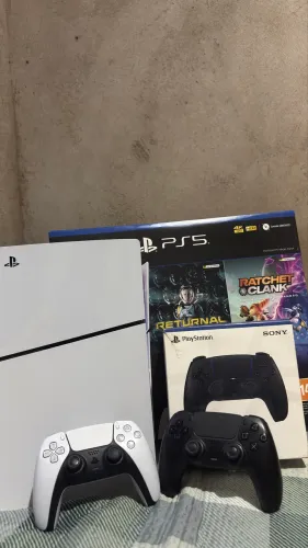 Ps5 slim 1tb com 2 controles dualsense 