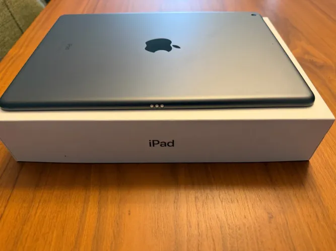 iPad 9ª Geração 64GB Wi-Fi Cinza-Espacial - Único Dono / Impecável