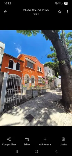 Quarto grande com varanda 