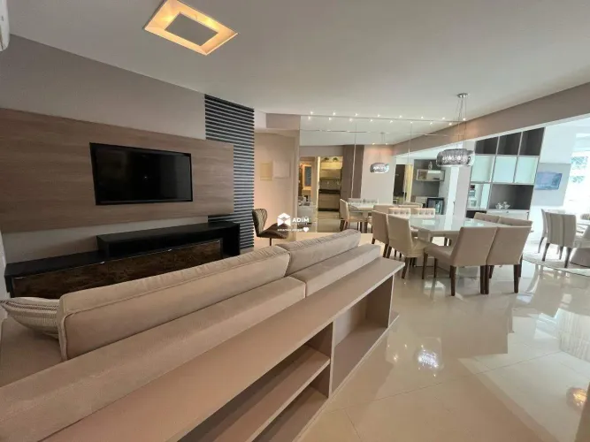 Aluguel anual: Apartamento de 3 suítes em Balneário Camboriú