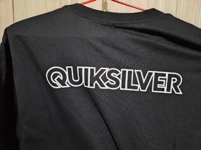 Camisa Quiksilver nova tamanho M preta.