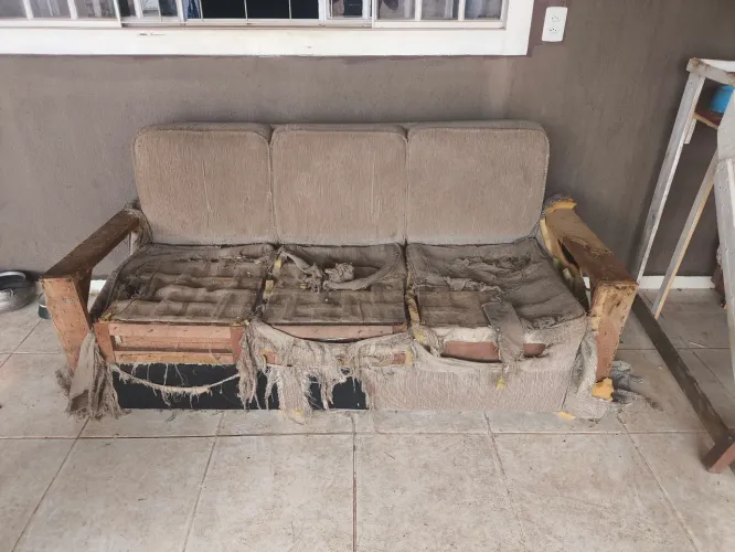 Estrutura de sofá 3 lugares