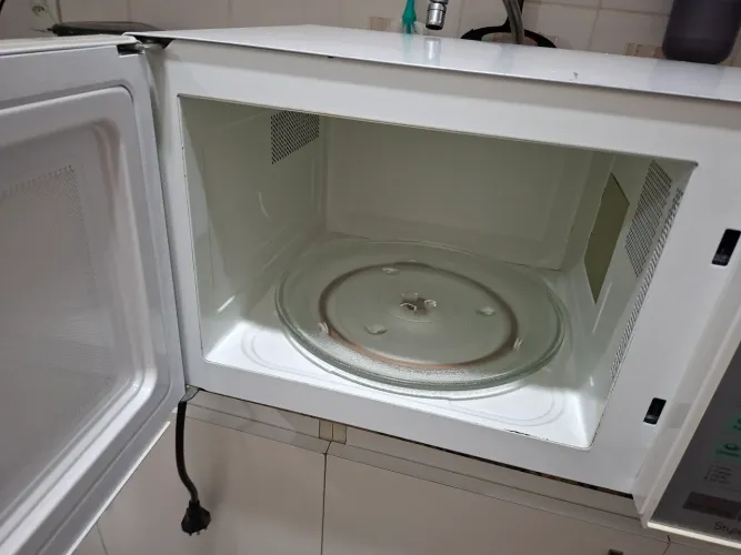 Micro-ondas Panasonic 32l COM DEFEITO