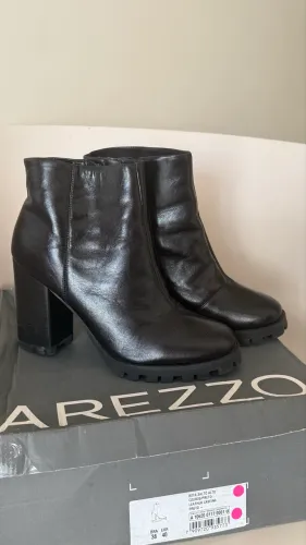 Bota Arezzo