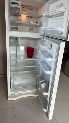 Vende-se Geladeira 