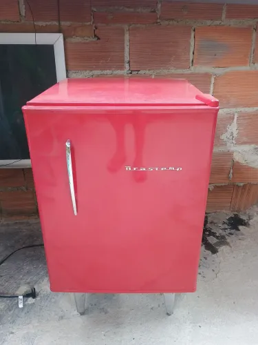 Vendo mini geladeira Brastemp.