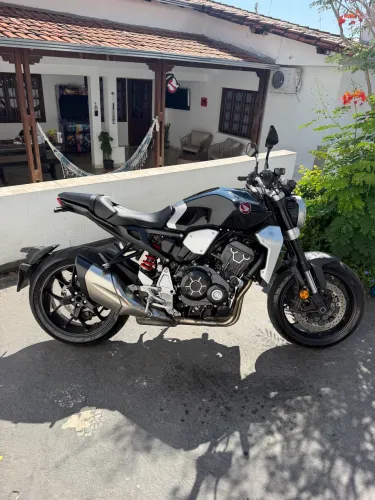 HONDA CB 1000R NEO SPORTS CAFÉ - 14.000 KM - IMPECÁVEL