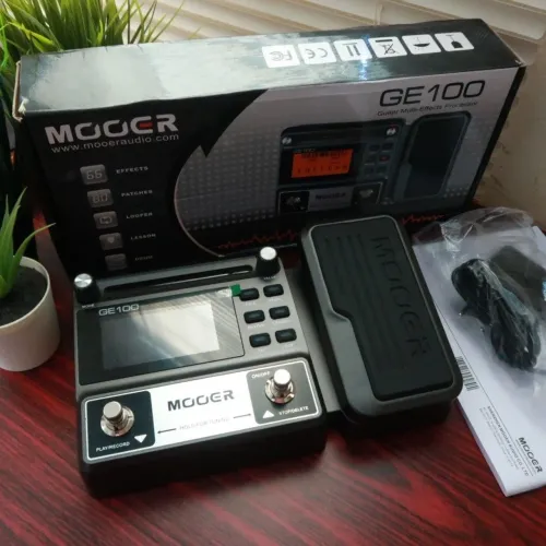 Mooer GE100 e BLACK BOX