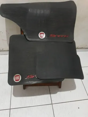 Vendo tapetes de carros semi usados