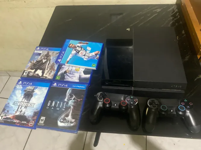 Vendo Ps4 Fat + 6 jogos mídia física e 2 controles