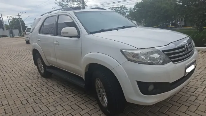 Toyota Hilux SW4 SR 4X2 2.7/ 2.7 Flex 16V Aut. 2015