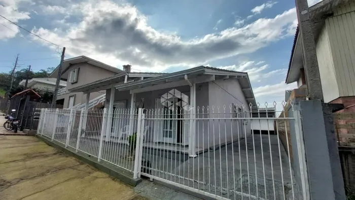 Casa à venda no bairro São Francisco.