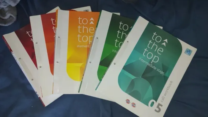 | To the Top do 1 ao 5 (Text and call work book) | LIVROS da Escola de inglês CCAA