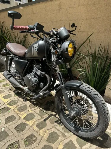 Suzuki GN250 (Intruder 250)