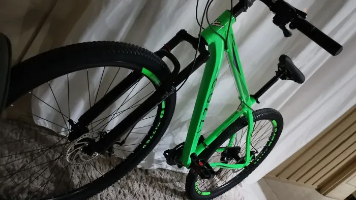 Baike praticamente nova tem so 3 meses de uso