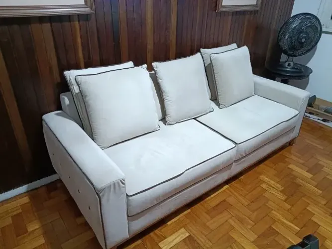 Sofá off white veludo 