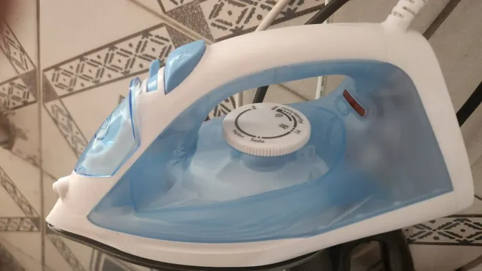 FERRO A VAPOR PHILIPS WALITA - POTENTE E PRÁTICO