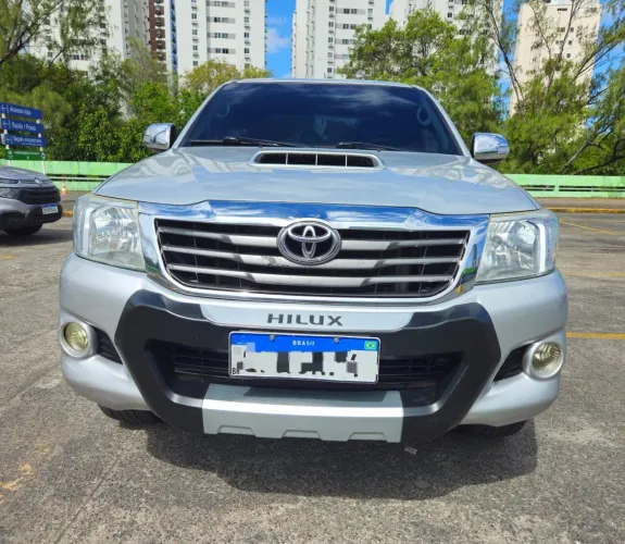 Toyota Hilux CD SRV D4-d 4X4 3.0 TDI Diesel AUT 2014