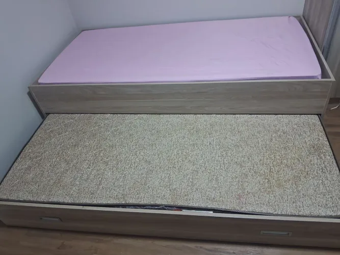 Cama retrátil