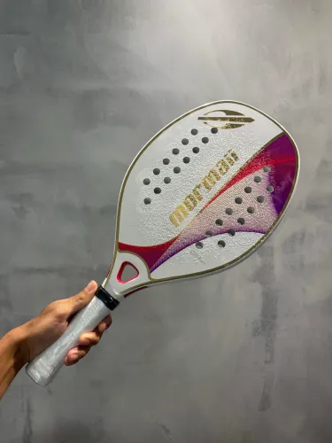Raquete de Beach Tennis Vitória Marchezini 2026