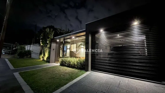 Casa Alto Padrão Semi Mobiliada para locação no Tropical por R$8.000,00 na Rua Jequitibá -