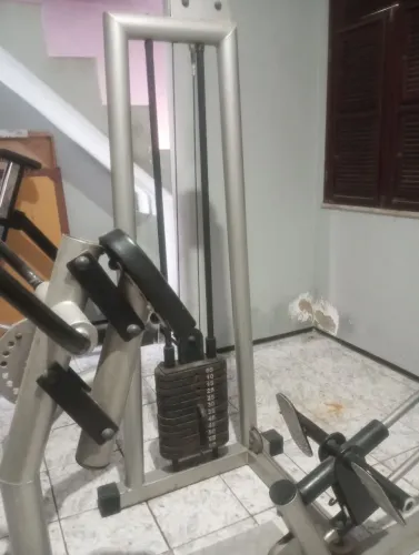 Máquina musculação glúteo