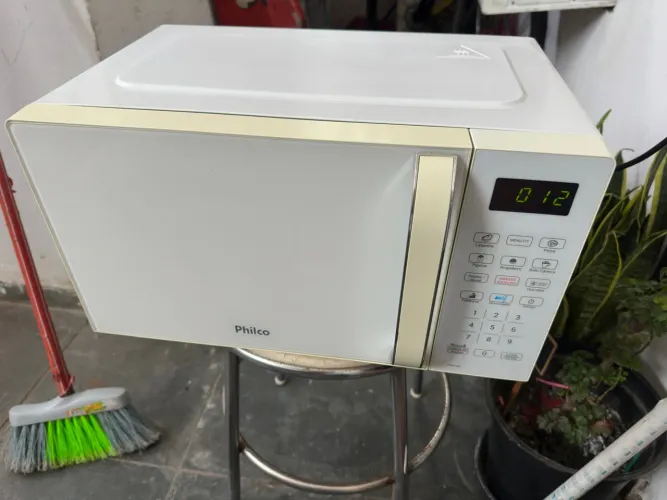 Vendo microondas Philco novinho