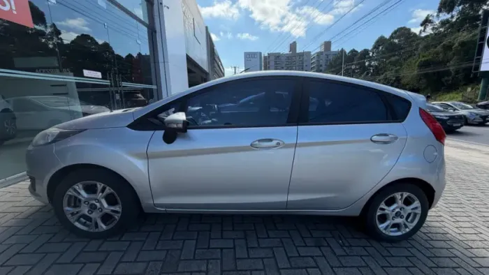 Ford Fiesta SEL 1.6 16V Flex Aut. 5P 2017