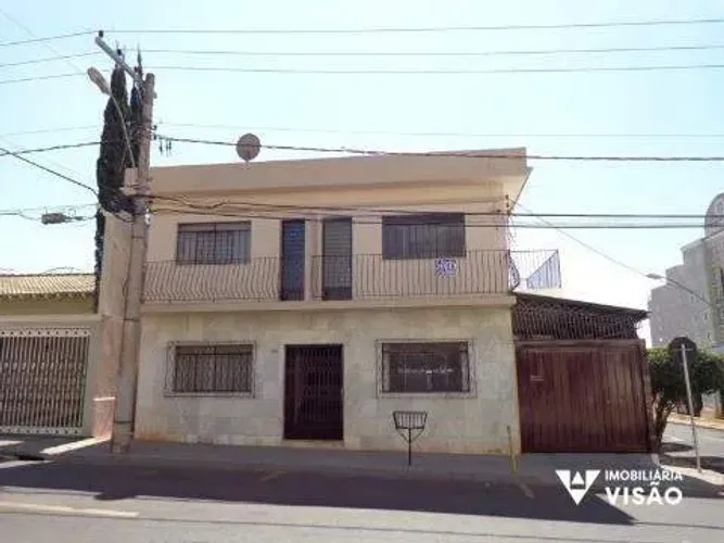 CASA PARA ALUGAR COM 03 QUARTOS, 01 SUÍTE, 01 VAGA NO BAIRRO SÃO BENEDITO