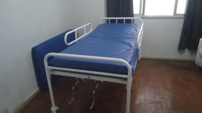 CAMA HOSPITALAR SEMI NOVA