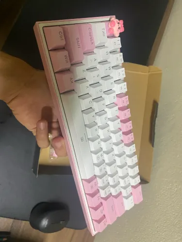 Teclado REDRAGON Rosa