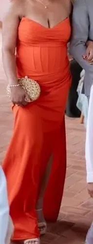 Vestido madrinha/ bolsa/ sandália R$300,00