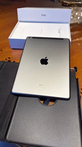 iPad 8ª Geração 128GB Wi-Fi + Cellular - Excelente Estado | R$ 3.200,00 à vista