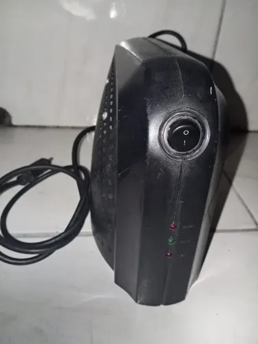 Vendo estabilizador de computador.