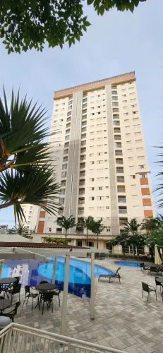 LINDO APARTAMENTO CLUB NO CORAÇÃO DE MARINGÁ.