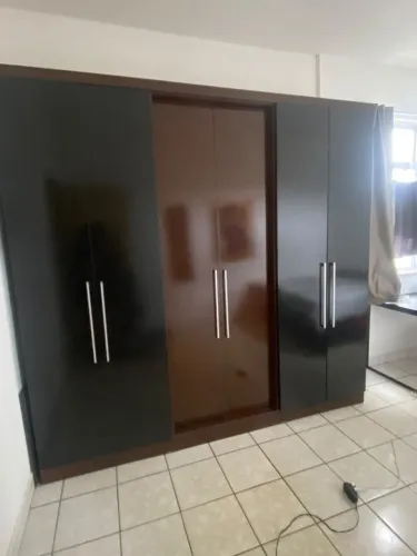 Guarda roupa casal marrom (PRECISA DE DESMONTADOR)