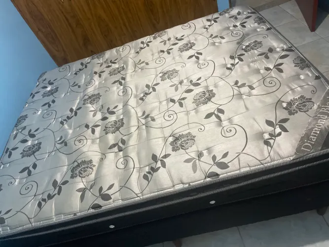 Vendo cama boxe queen size!