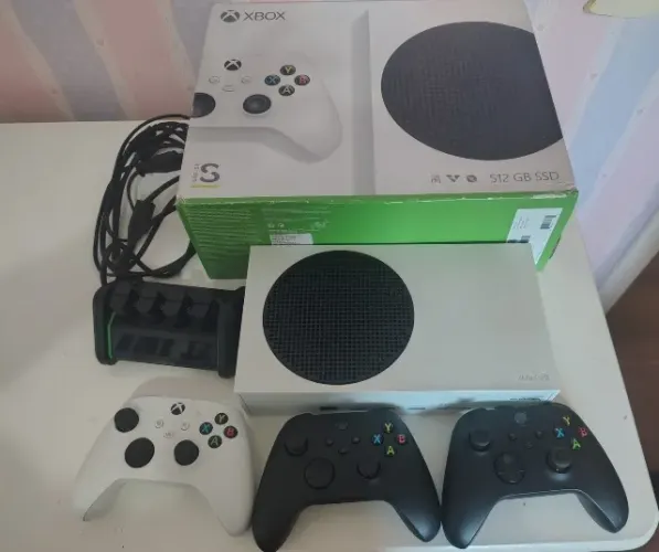 Microsoft Xbox Series S 512GB Branco - Completo: 03 Controles / 04 Baterias / Carregador