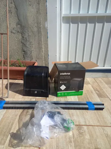 Portão de correr com motor