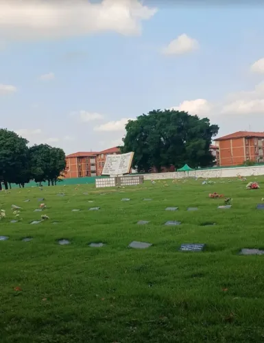 Jazigo Perpétuo Cemitério Parque Jardim de Mesquita