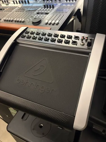 Mesa de Som Digital Behringer X-Air X18