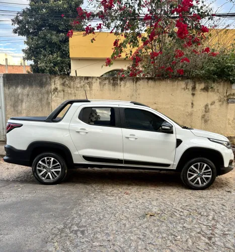 Fiat Strada Volcano 1.3 Flex 8V CD 2025